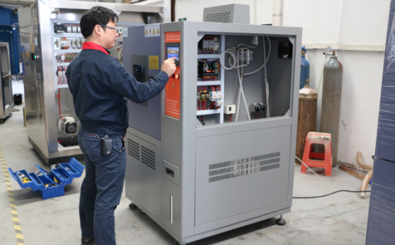 正航儀器專業(yè)工程師為東方電氣集團進行設備調(diào)試